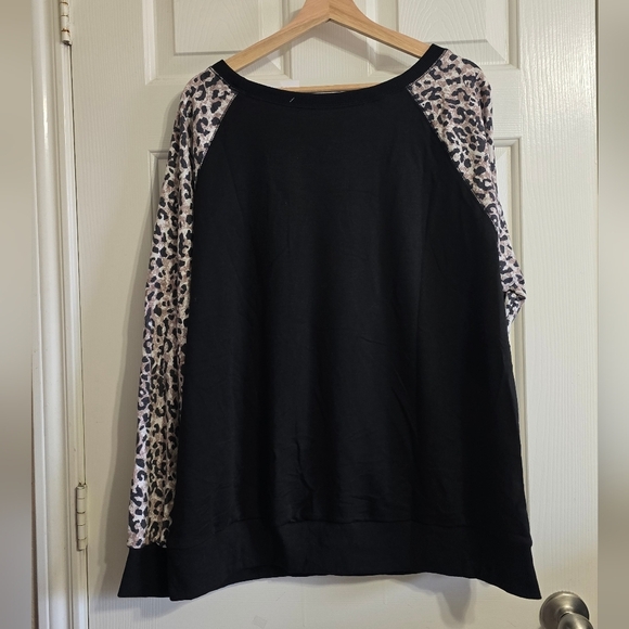 Black and Leopard Print Pumpkin Sweatshirt Fall NWT 2XL - Picture 4 of 5